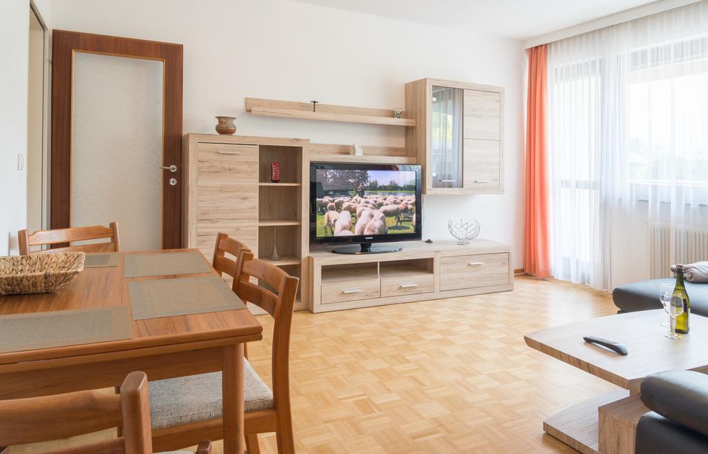 Apartment Seeblick Zell am See Ruang foto