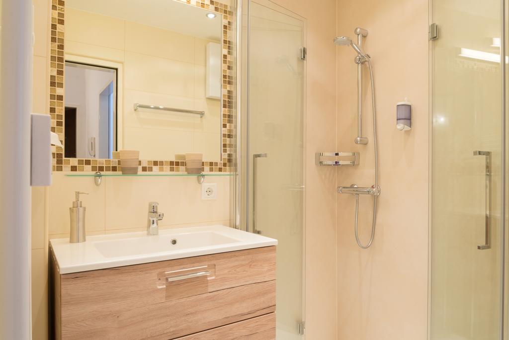 Apartment Seeblick Zell am See Ruang foto